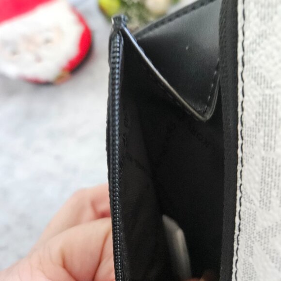 Michael Kors Cooper Bright White Folding Bifold Wallet (NWT) - Picture 4 of 4